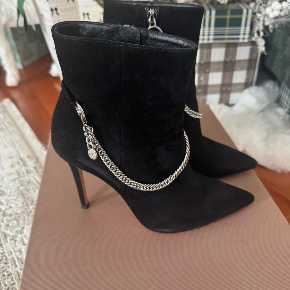 Gianvito Rossi Black Chain Heeled Boots - Picture 3 of 10